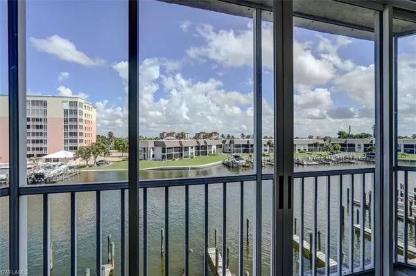 Fort Myers Beach, FL 33931,4551 Bay Beach LN #352