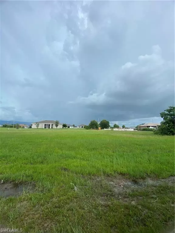 425 NW 26th AVE, Cape Coral, FL 33993