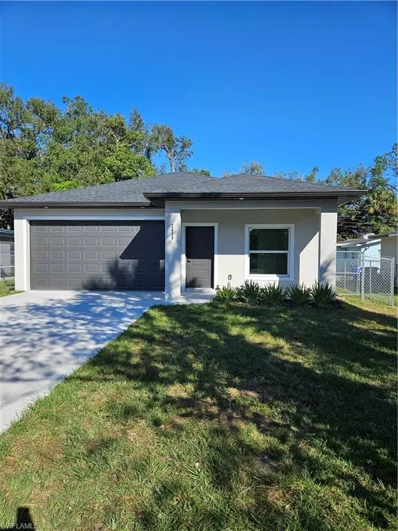 2641 Saint Charles ST, Fort Myers, FL 33916