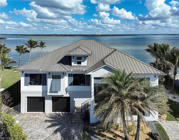 290 Estrellita DR, Fort Myers Beach, FL 33931