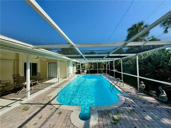 Sanibel, FL 33957,9225 Belding DR