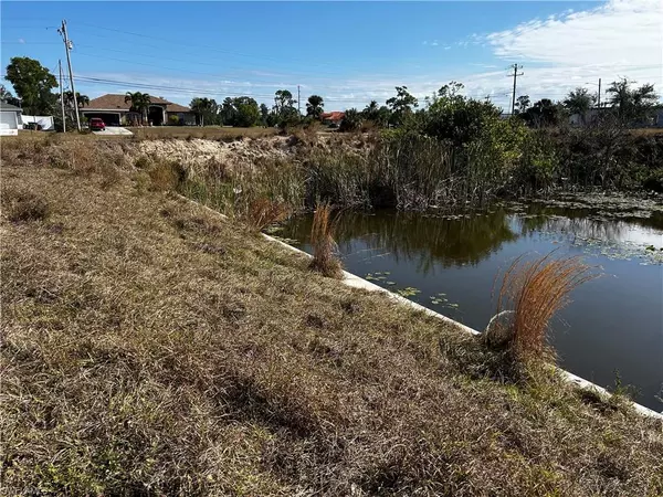 Cape Coral, FL 33991,1106 SW 4th LN