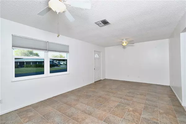 Lehigh Acres, FL 33936,3 Desert Candle CIR