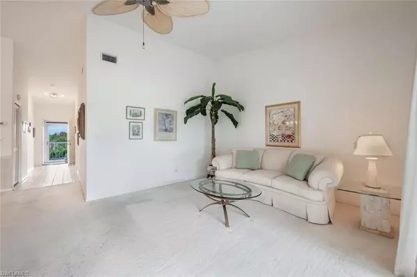 Naples, FL 34104,7360 Glenmoor LN #4308