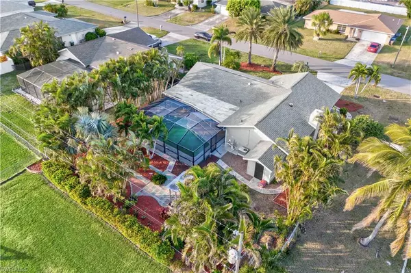 Cape Coral, FL 33990,924 SE 21st LN