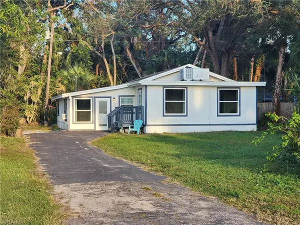 205 Delray AVE, Fort Myers, FL 33905