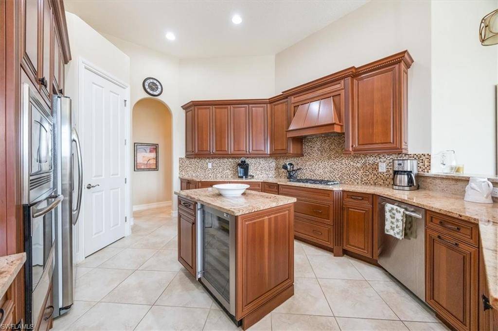 Naples, FL 34113,6504 Costa CIR