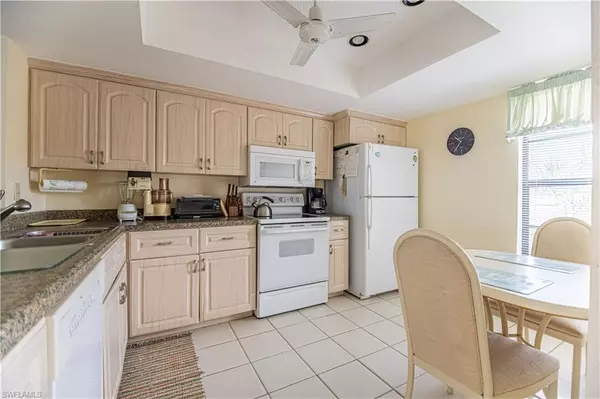 Naples, FL 34110,1000 Palm View DR #203