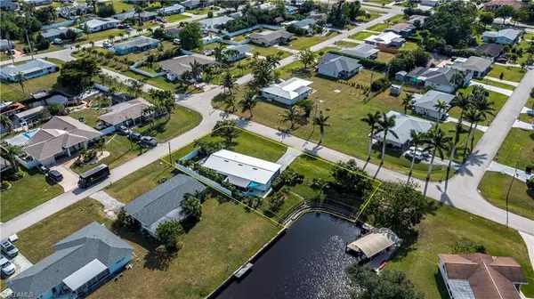 Cape Coral, FL 33904,909 Versailles DR