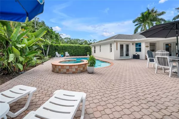 Naples, FL 34110,1340 Center LN