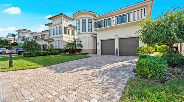 2879 Coco Lakes DR, Naples, FL 34105