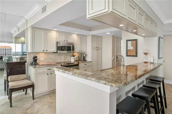 Naples, FL 34108,5550 Heron Point DR #1804