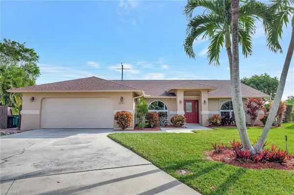 3042 Round Table LN, Naples, FL 34112