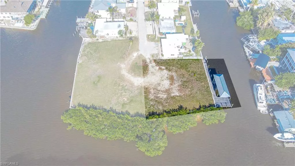 2639 Second ST, Matlacha, FL 33993