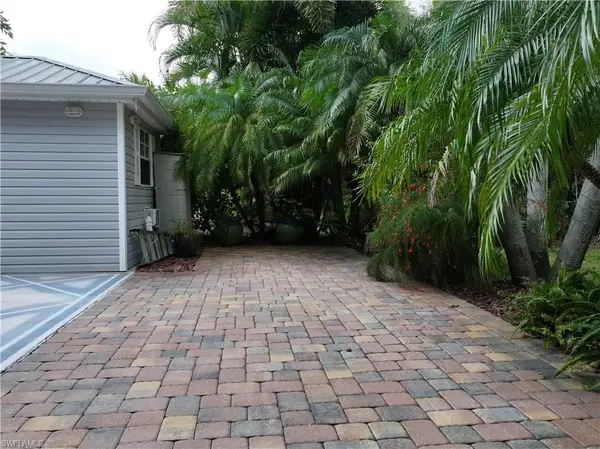 Fort Myers, FL 33905,10051 RAMBLEWOOD CT