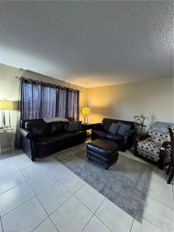 Cape Coral, FL 33904,4906 Victoria DR #108