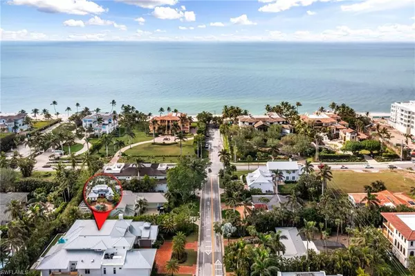 160 7th AVE N, Naples, FL 34102