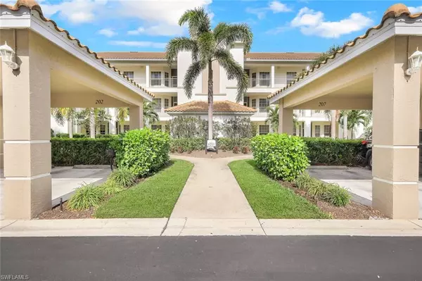 Naples, FL 34120,8217 Parkstone PL #102