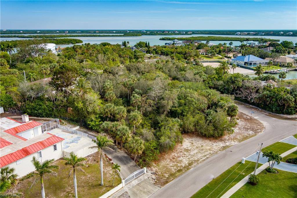 889 Scott DR, Marco Island, FL 34145