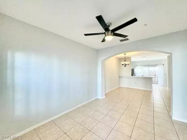 Naples, FL 34109,3298 MEGAN LN #4