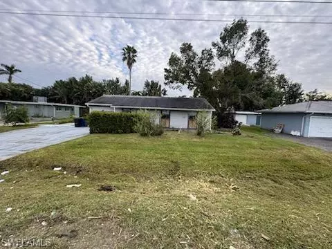 469 Grenier DR, North Fort Myers, FL 33903