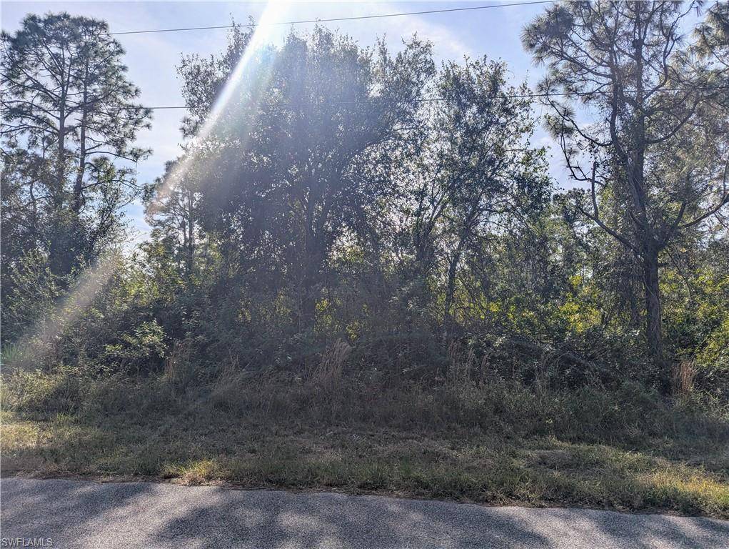 1122 Cove ST E, Lehigh Acres, FL 33974