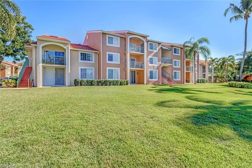 Naples, FL 34104,1265 Wildwood Lakes BLVD #208