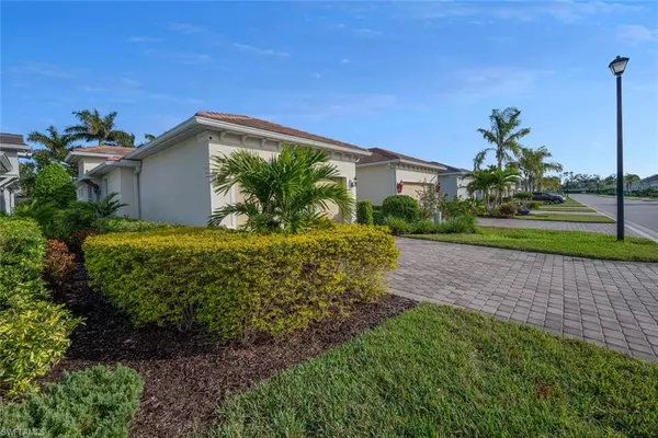 10709 Manatee Key LN, Estero, FL 33928