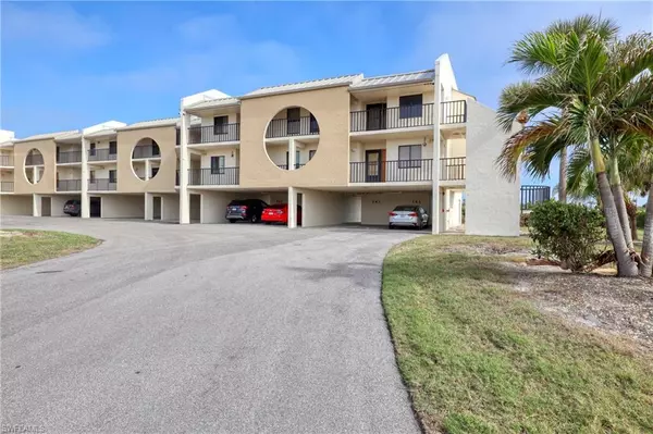 Fort Myers Beach, FL 33931,21470 Bay Village DR #142