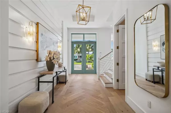 Naples, FL 34102,187 10th AVE S