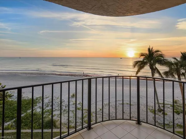 3115 Gulf Shore BLVD N #205S, Naples, FL 34103