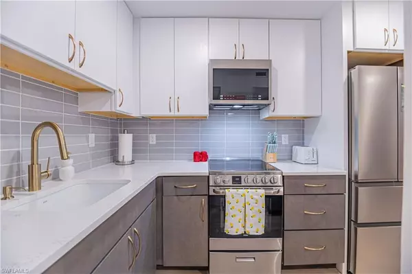 Naples, FL 34102,1295 Gulf Shore BLVD S #106