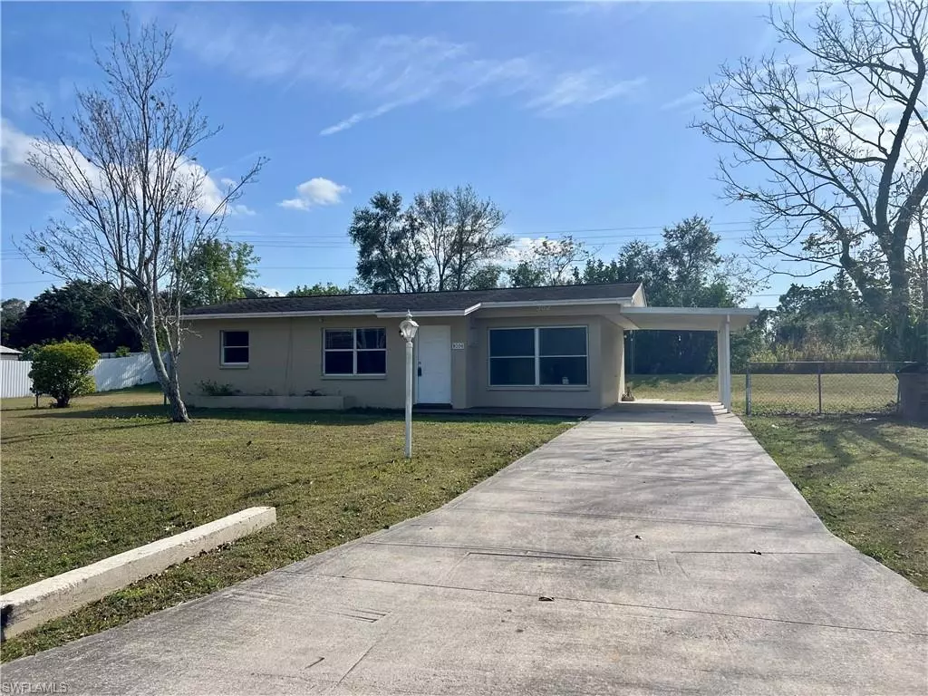 Lehigh Acres, FL 33936,302 Arthur AVE