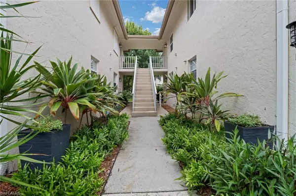 Naples, FL 34102,1549 Sandpiper ST #76