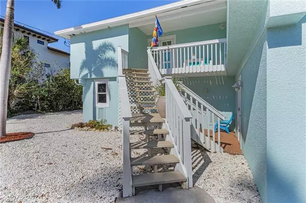 Sanibel, FL 33957,465 Lake Murex CIR