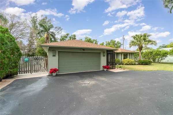 Bonita Springs, FL 34134,28230 Meadowlark LN