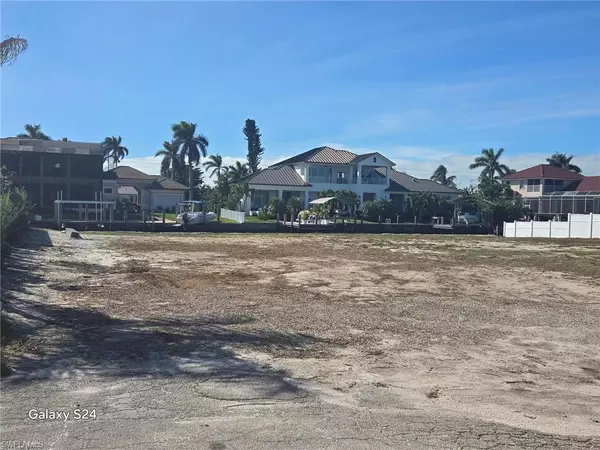 434 Tarpon CT, Marco Island, FL 34145