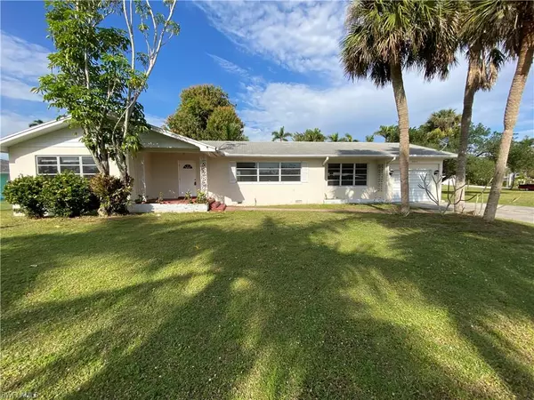 3923 Edgewood AVE, Fort Myers, FL 33916