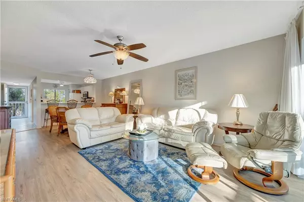 Naples, FL 34112,3072 Sandpiper Bay CIR #M206