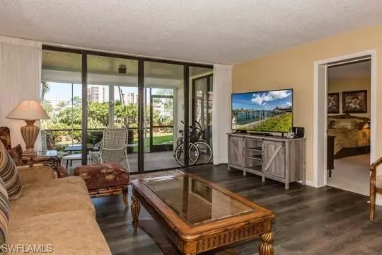 Marco Island, FL 34145,910 Huron CT #101