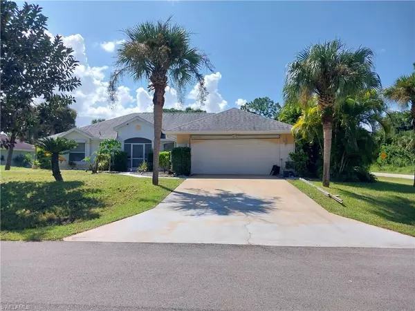 425 Sheldon AVE, Lehigh Acres, FL 33936