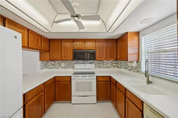 Fort Myers Beach, FL 33931,4521 Bay Beach LN #326