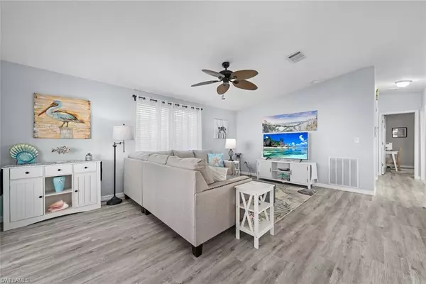 Fort Myers Beach, FL 33931,9 Nancy LN