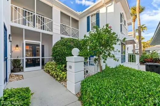 Naples, FL 34108,7091 BARRINGTON CIR #101