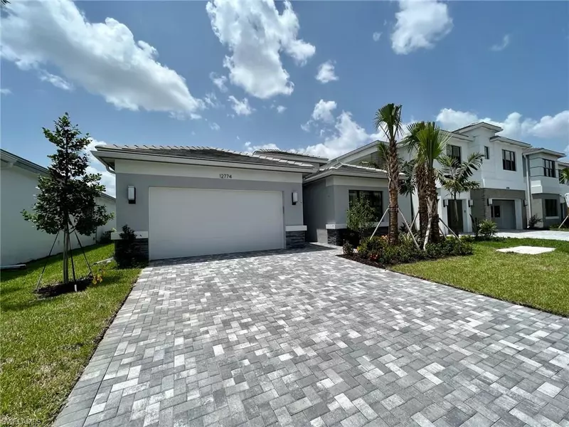 12774 Woodbury DR, Estero, FL 33928