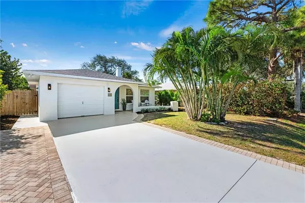 Naples, FL 34108,578 100th AVE S