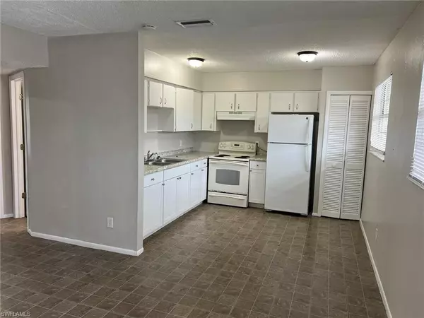 2670 Broadway #8, Fort Myers, FL 33901