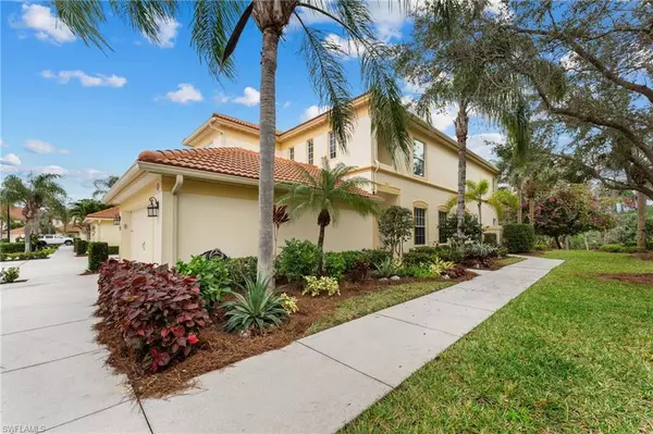 Naples, FL 34104,7832 Clemson ST #202