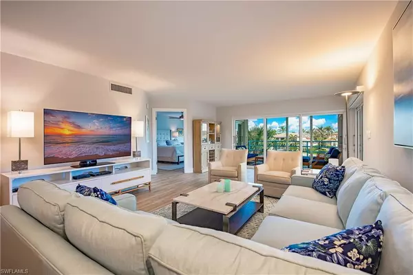 Naples, FL 34103,255 Park Shore DR #3-332