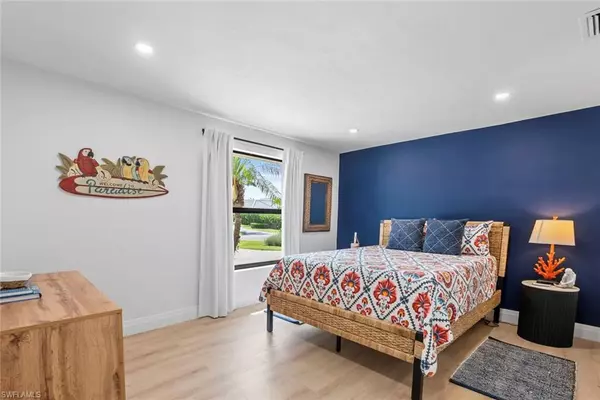 Naples, FL 34103,4222 Crayton RD